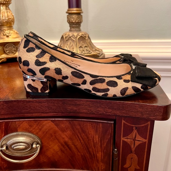 GUC BP Leopard Cheetah Print Calf Hair Low Heel Pumps Shoes with Bow Size 7 M - Picture 3 of 5
